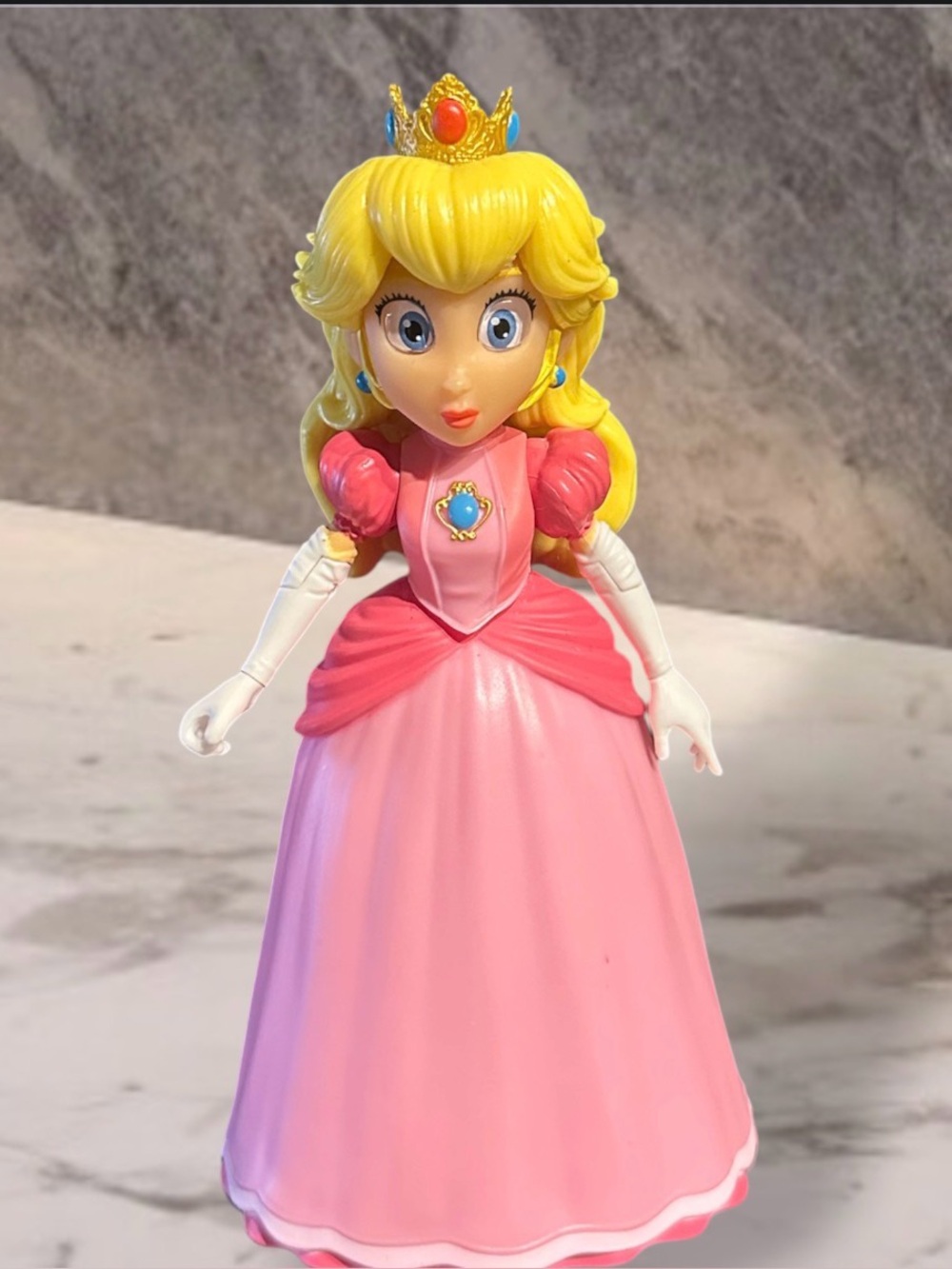 Nintendo Peach Princess movie figure- Pink and Gold Crown